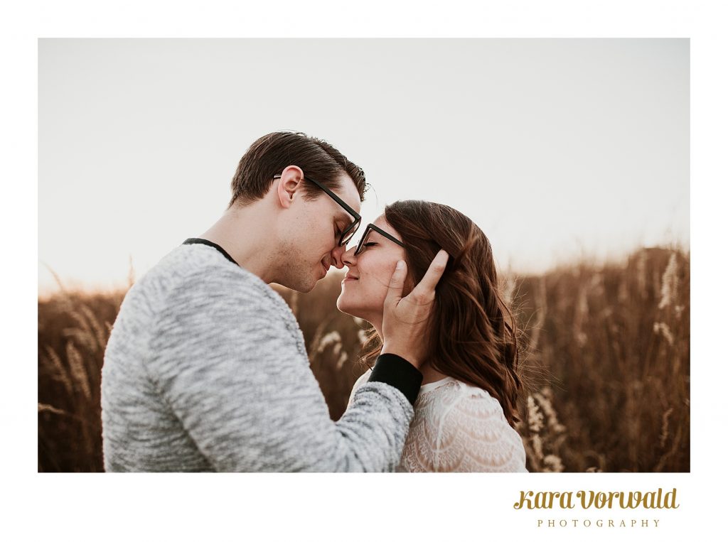 Jester Park | Des Moines | Lifestyle photography | Portrait photography | Des Moines photographer | Iowa photographer | midwest photographer | Kara Vorwald photography | Family photography | Des Moines | Des Moines wedding photographer, fall wedding photography, fall portraits, iowa photographer, golden hour portraits, outfit inspiration, natural woodsy photography, woodsy photography, boho photography, Des Moines photographer , Minneapolis photographer, Minneapolis wedding photographer