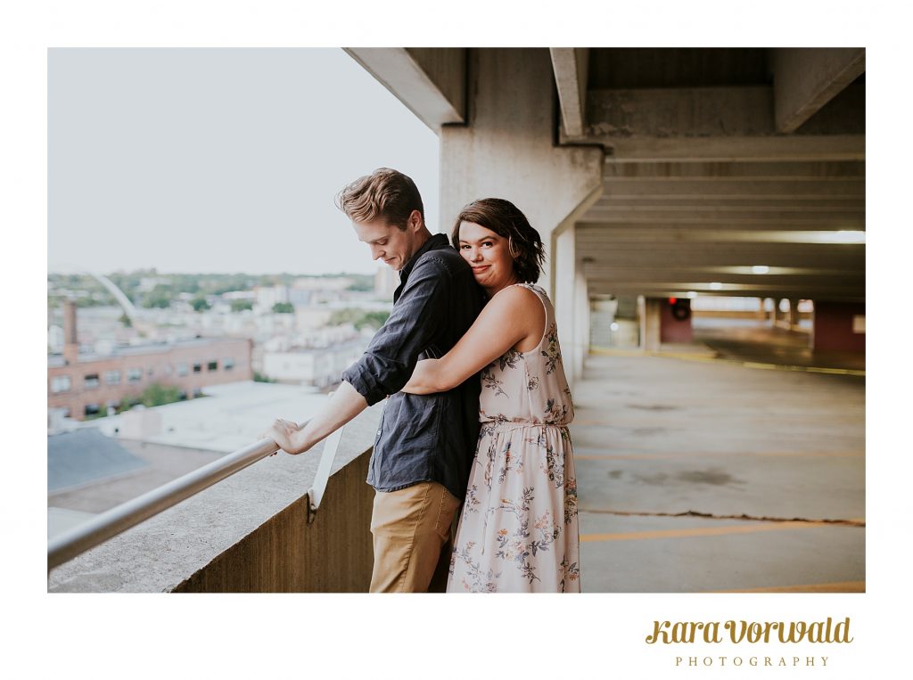 Des Moines | Lifestyle photography | Portrait photography | Des Moines photographer | Iowa photographer | midwest photographer | Kara Vorwald photography | Family photography | Des Moines | Des Moines wedding photographer, spring wedding photography, spring portraits, Iowa family photographer | Des Moines Family photographer | golden hour portraits, outfit inspiration, natural woodsy photography, woodsy photography, boho photography, Des Moines photographer , Minneapolis photographer, Minneapolis wedding photographer| urban photography | Downtown Des Moines | Des Moines Mural | Des Moines Travlers sign